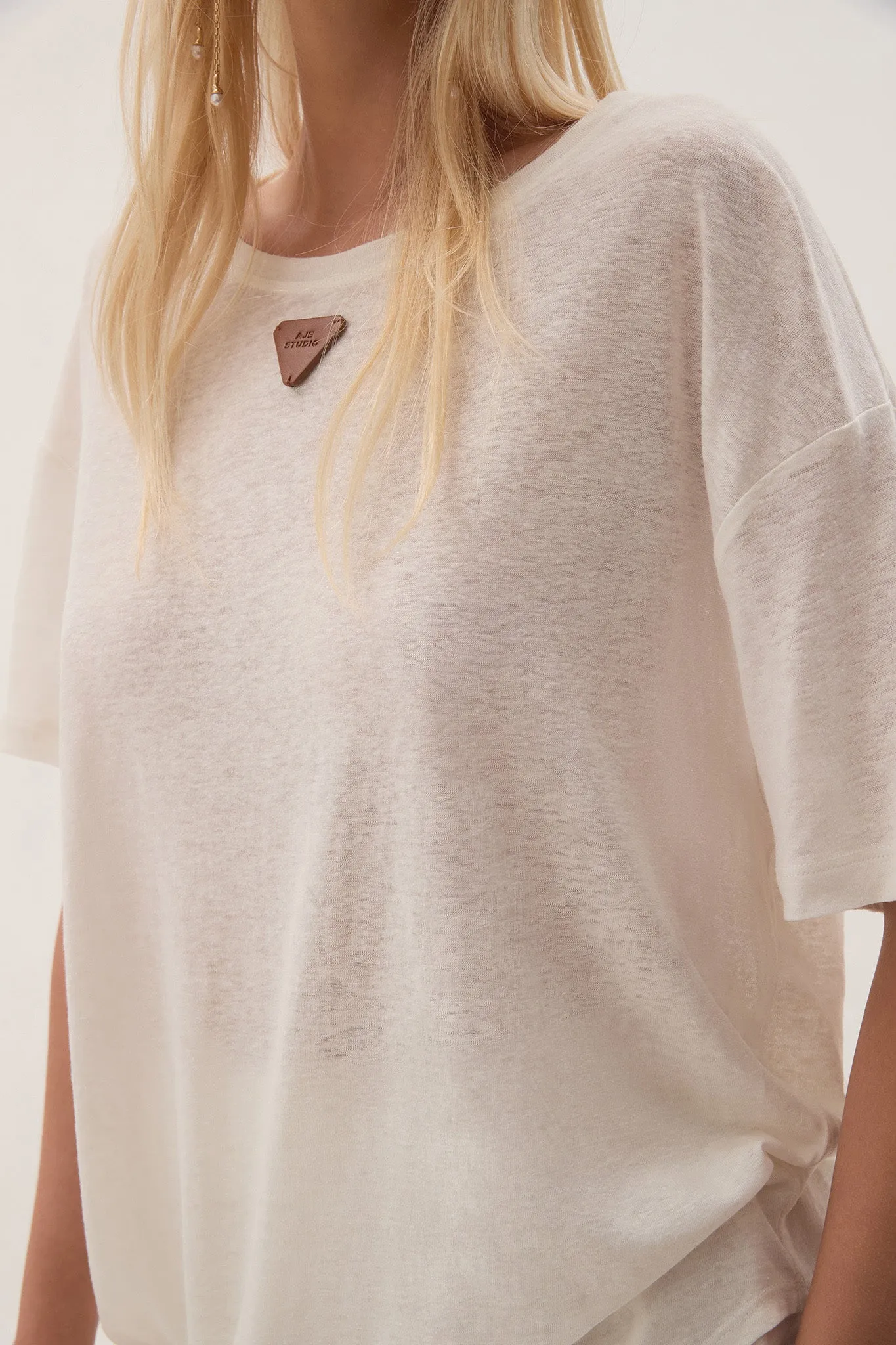Palm Curved Hem Tee